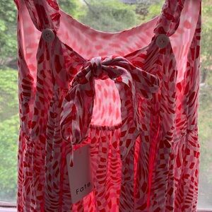 Breezy Red/pink Patterned Women's sundress NWT size M
perfect for summer☀️